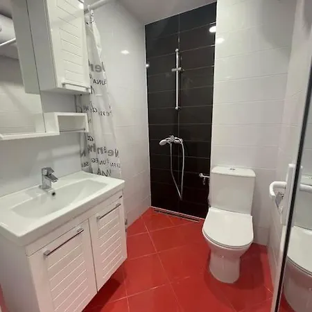 Cozy In With Parking Apartment *